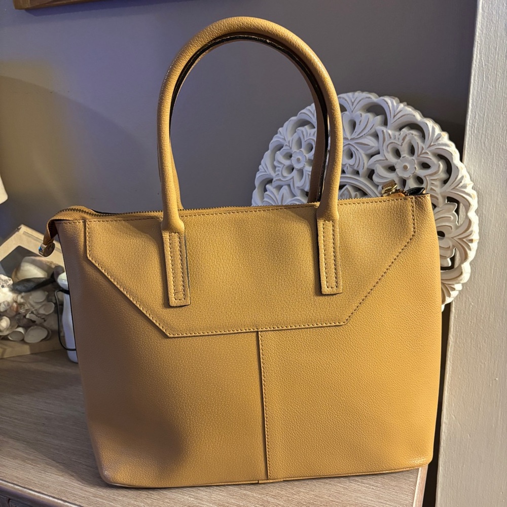 Innue Tan Leather Tote Bag - Picture 2 of 11